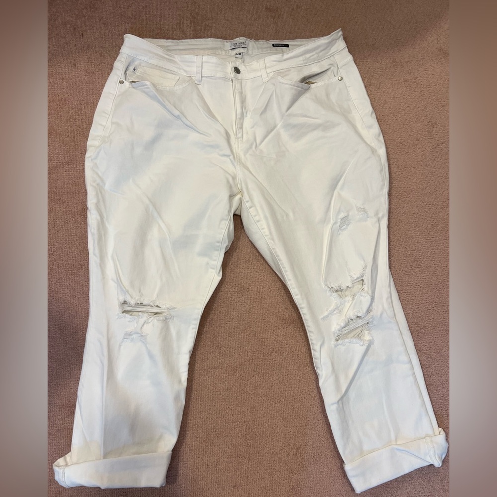 Judy Blue White Boyfriend Fit Jeans